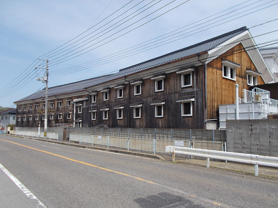 中尾醸造の木造の酒蔵外観。2018年撮影(KASEI / CC BY-SA 4.0)