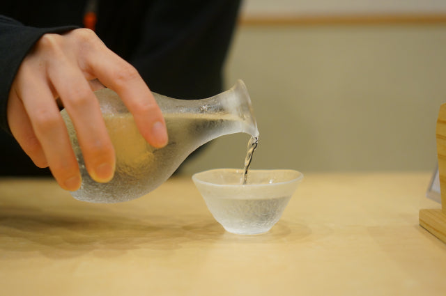 夏の日本酒は「冷やして」楽しむ。広島の地酒でかなえる、涼やかな一杯