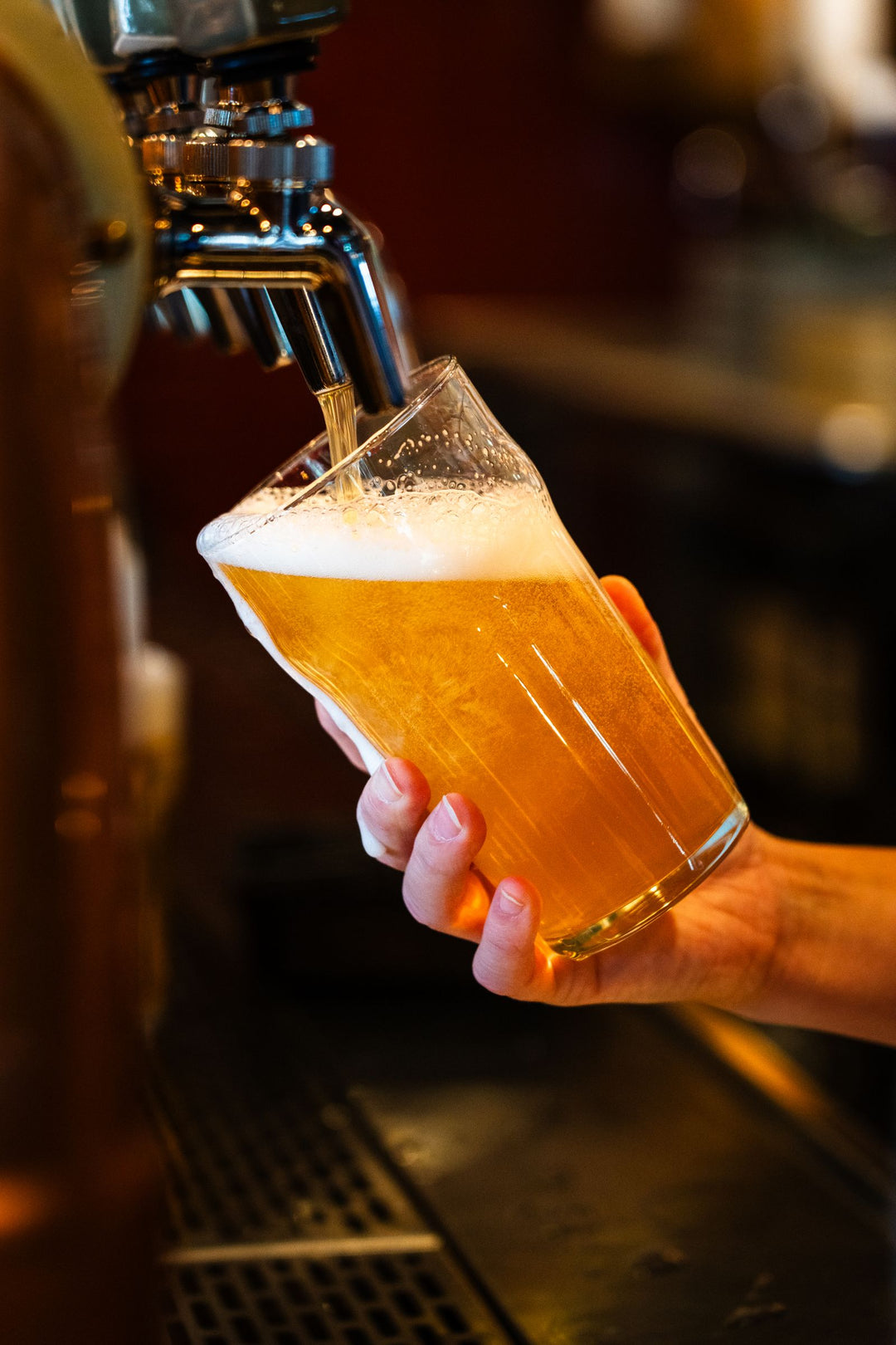 グラスに注いだクラフトビール
